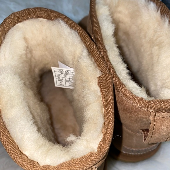 Ugg Classic Mini II Boot in Chestnut Size 10 Women - Picture 12 of 14